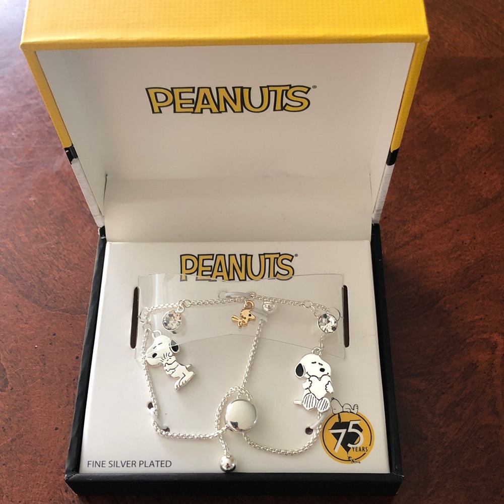 Peanuts Snoopy charm bracelet new